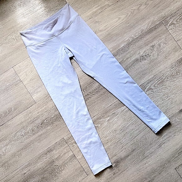 ARITZIA • TNA • Atmosphere Leggings *26” • Size Small • Very Light Purple-Blue - Picture 6 of 16